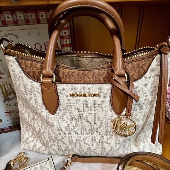 Authentic Mini MK Bundle - Picture 3 of 6